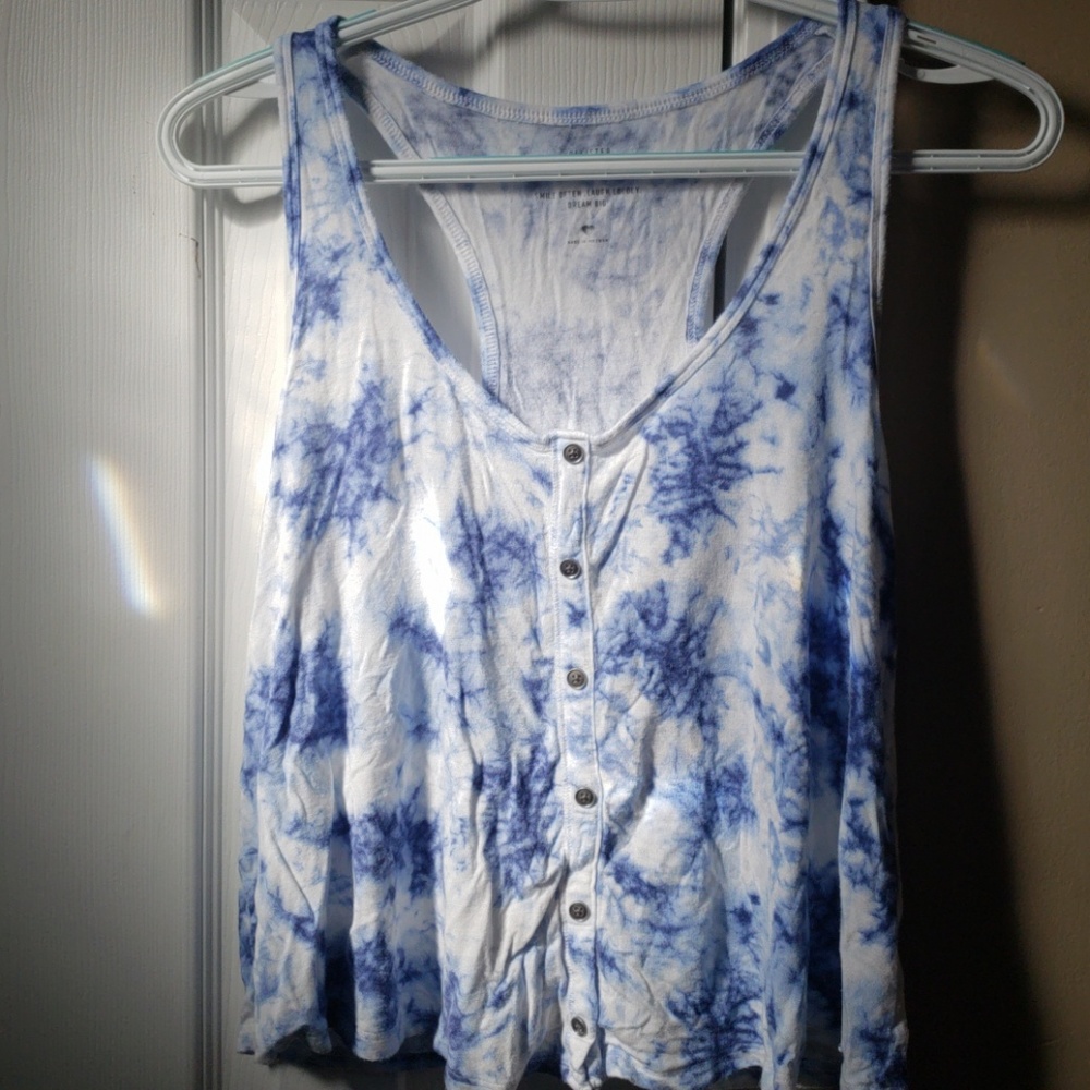 Hollister tank